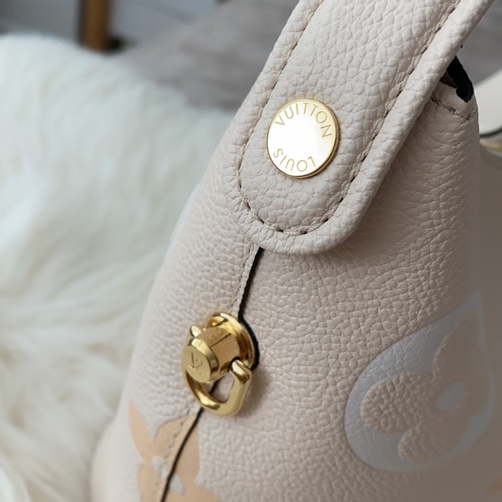 Louis Vuitton marshmallow handbag 🇫🇷 - Picture 9 of 14